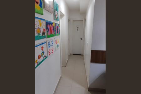 Corredor de apartamento à venda com 3 quartos, 62m² em Sarandi, Porto Alegre