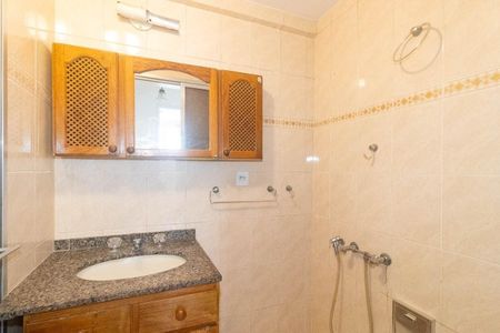 Banheiro  de apartamento para alugar com 1 quarto, 30m² em Centro Histórico, Porto Alegre