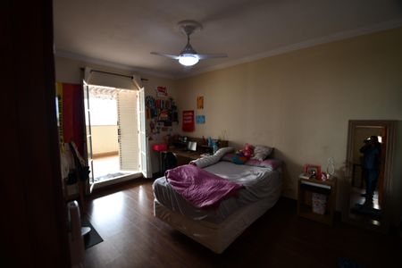 Casa à venda com 250m², 4 quartos e 4 vagasQuarto 3 - Suíte