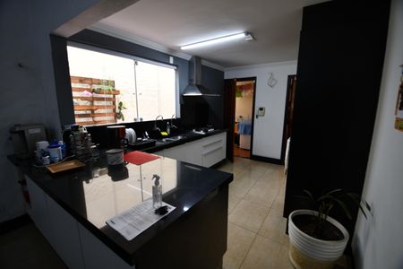 Casa à venda com 250m², 4 quartos e 4 vagasCozinha