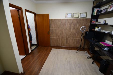 Casa à venda com 250m², 4 quartos e 4 vagasQuarto 4 - Suíte