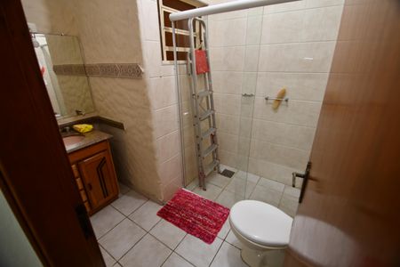 Casa à venda com 250m², 4 quartos e 4 vagasBanheiro Suíte
