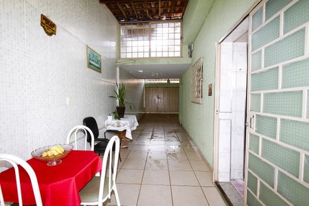 Casa à venda com 150m², 4 quartos e 3 vagasVaranda