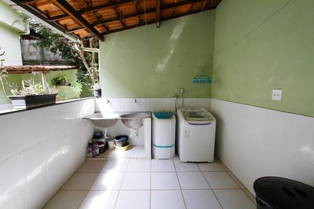 Casa à venda com 150m², 4 quartos e 3 vagasÁrea de Serviço