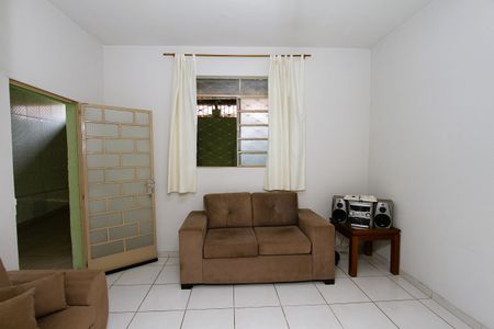 Casa à venda com 150m², 4 quartos e 3 vagasSala