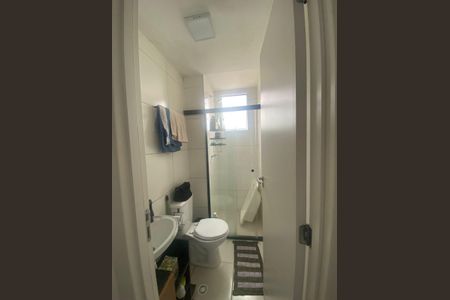 Banheiro de apartamento para alugar com 2 quartos, 43m² em Santa Maria, Santo André