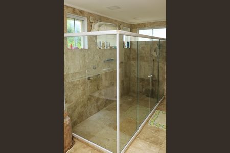 Casa de condomínio para alugar com 600m², 5 quartos e 2 vagasSuíte master