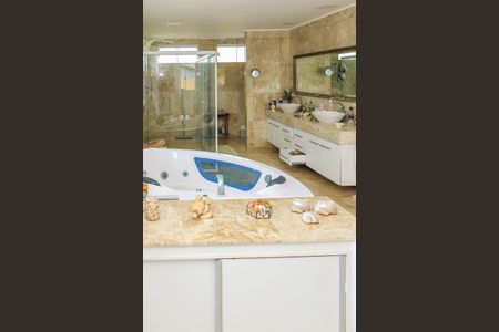 Casa de condomínio para alugar com 600m², 5 quartos e 2 vagasSuíte master