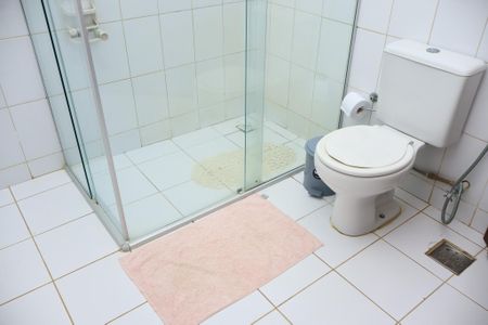 Casa de condomínio para alugar com 600m², 5 quartos e 2 vagasBanheiro da Suíte 2