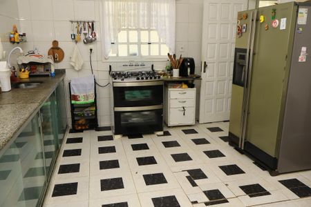 Casa de condomínio para alugar com 600m², 5 quartos e 2 vagasCozinha