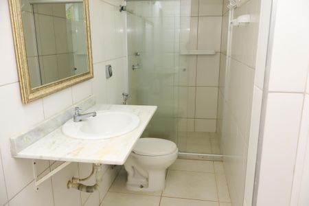 Casa de condomínio para alugar com 600m², 5 quartos e 2 vagasBanheiro Social