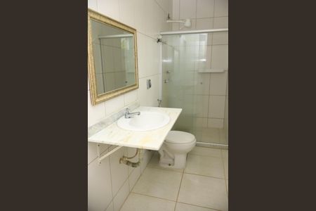 Casa de condomínio para alugar com 600m², 5 quartos e 2 vagasBanheiro Social