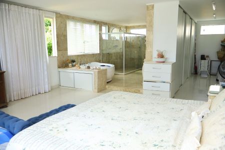 Casa de condomínio para alugar com 600m², 5 quartos e 2 vagasSuíte master