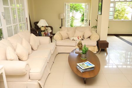 Sala de casa de condomínio para alugar com 5 quartos, 600m² em Itapuã, Salvador