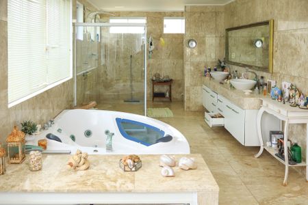 Casa de condomínio para alugar com 600m², 5 quartos e 2 vagasSuíte master