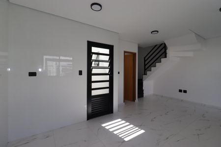Casa à venda com 66m², 2 quartos e 2 vagasCozinha