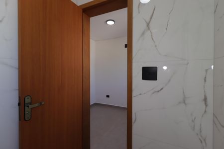 Casa à venda com 66m², 2 quartos e 2 vagasBanheiro da Suíte 1