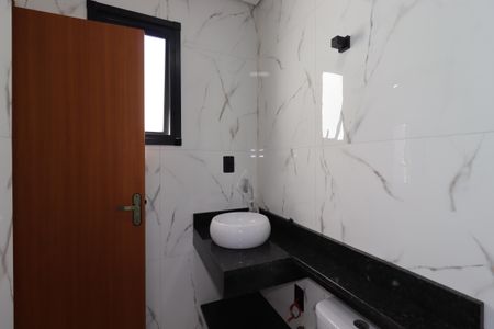 Casa à venda com 66m², 2 quartos e 2 vagasBanheiro da Suíte 2