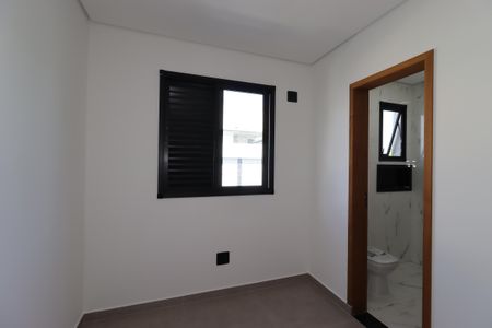 Casa à venda com 66m², 2 quartos e 2 vagasSuíte 1