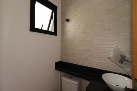 Casa à venda com 66m², 2 quartos e 2 vagasLavabo