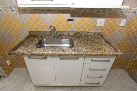 Apartamento à venda com 57m², 2 quartos e 1 vaga Apartamento à venda com 57m², 2 quartos e 1 vagaCozinha - Armários