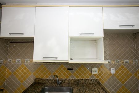 Apartamento à venda com 57m², 2 quartos e 1 vaga Apartamento à venda com 57m², 2 quartos e 1 vagaCozinha - Armários