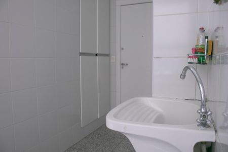 Apartamento para alugar com 120m², 3 quartos e 2 vagas Apartamento para alugar com 120m², 3 quartos e 2 vagasÁrea de Serviço