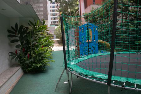 Apartamento para alugar com 120m², 3 quartos e 2 vagas Apartamento para alugar com 120m², 3 quartos e 2 vagasÁrea comum - Playground