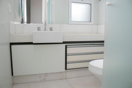 Apartamento para alugar com 120m², 3 quartos e 2 vagas Apartamento para alugar com 120m², 3 quartos e 2 vagasBanheiro Social