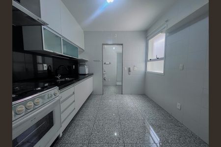 Apartamento para alugar com 120m², 3 quartos e 2 vagas Apartamento para alugar com 120m², 3 quartos e 2 vagasCozinha