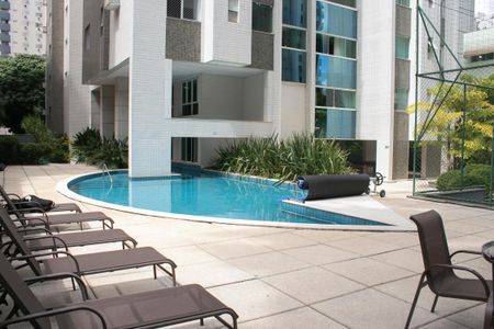 Apartamento para alugar com 120m², 3 quartos e 2 vagas Apartamento para alugar com 120m², 3 quartos e 2 vagasÁrea comum - Piscina