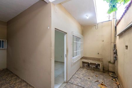 Casa para alugar com 70m², 2 quartos e sem vaga Casa para alugar com 70m², 2 quartos e sem vagaVaranda e Garagem