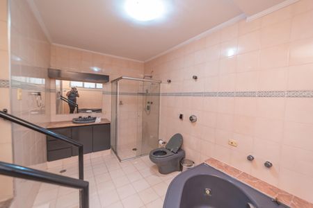 Casa para alugar com 266m², 5 quartos e 5 vagasBanheiro do Quarto 3