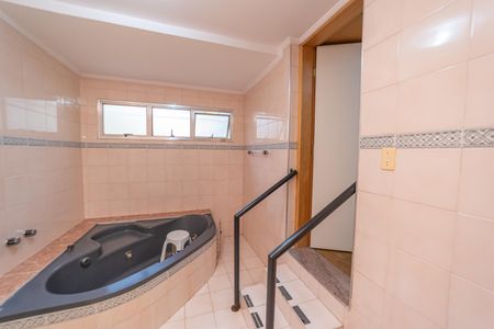 Casa para alugar com 266m², 5 quartos e 5 vagasBanheiro do Quarto 3