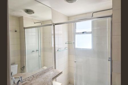 Apartamento para alugar com 67m², 3 quartos e 1 vaga Apartamento para alugar com 67m², 3 quartos e 1 vagaBanheiro da Suíte