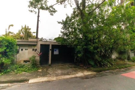 Casa à venda com 300m², 3 quartos e 4 vagas Casa à venda com 300m², 3 quartos e 4 vagasPlaquinha