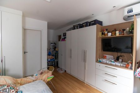 Casa à venda com 300m², 3 quartos e 4 vagas Casa à venda com 300m², 3 quartos e 4 vagasSuíte 3