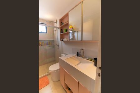 Casa à venda com 300m², 3 quartos e 4 vagas Casa à venda com 300m², 3 quartos e 4 vagasBanheiro da Suíte 1