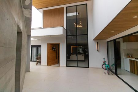 Casa à venda com 300m², 3 quartos e 4 vagas Casa à venda com 300m², 3 quartos e 4 vagasÁrea externa