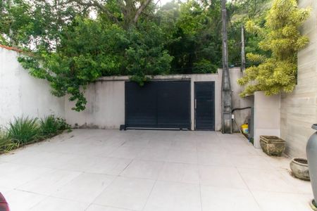 Casa à venda com 300m², 3 quartos e 4 vagas Casa à venda com 300m², 3 quartos e 4 vagasÁrea externa