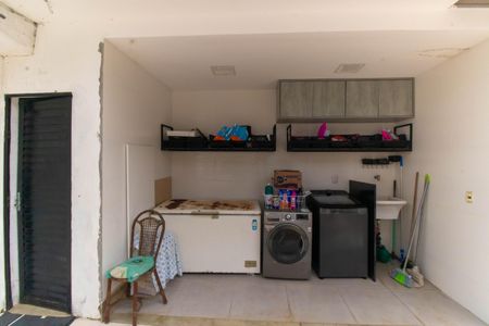 Casa à venda com 300m², 3 quartos e 4 vagas Casa à venda com 300m², 3 quartos e 4 vagasÁrea de Serviço