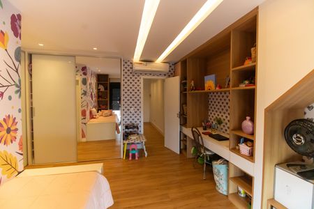 Casa à venda com 300m², 3 quartos e 4 vagas Casa à venda com 300m², 3 quartos e 4 vagasSuíte 1