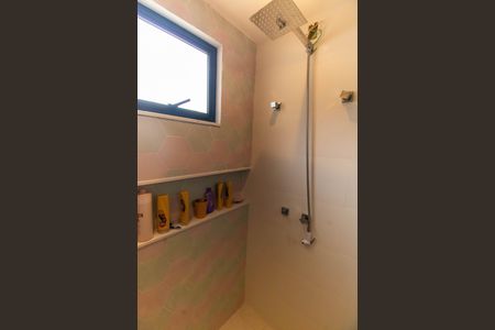 Casa à venda com 300m², 3 quartos e 4 vagas Casa à venda com 300m², 3 quartos e 4 vagasBanheiro da Suíte 1