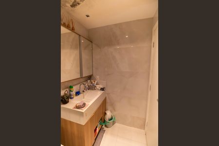 Casa à venda com 300m², 3 quartos e 4 vagas Casa à venda com 300m², 3 quartos e 4 vagasBanheiro da Suíte 3