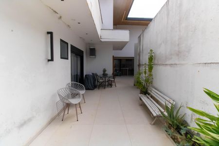 Casa à venda com 300m², 3 quartos e 4 vagas Casa à venda com 300m², 3 quartos e 4 vagasÁrea externa