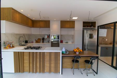 Casa à venda com 300m², 3 quartos e 4 vagas Casa à venda com 300m², 3 quartos e 4 vagasCozinha