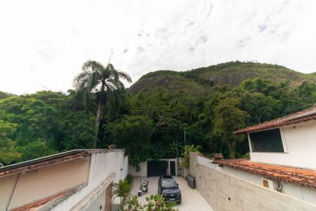 Casa à venda com 300m², 3 quartos e 4 vagas Casa à venda com 300m², 3 quartos e 4 vagasVista da Suíte 2