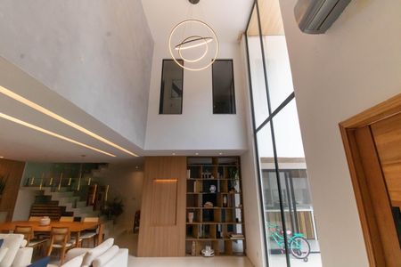 Sala de casa à venda com 3 quartos, 300m² em Itaipu, Niterói