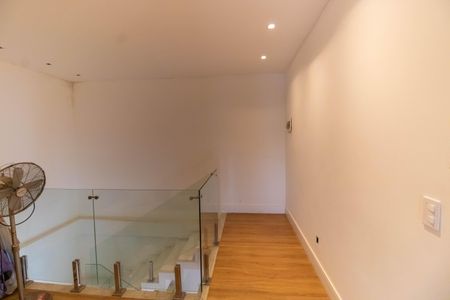 Casa à venda com 300m², 3 quartos e 4 vagas Casa à venda com 300m², 3 quartos e 4 vagasHall