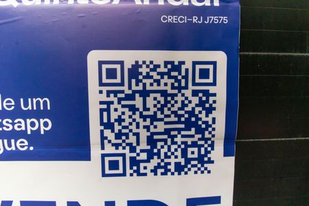 Casa à venda com 300m², 3 quartos e 4 vagas Casa à venda com 300m², 3 quartos e 4 vagasPlaquinha